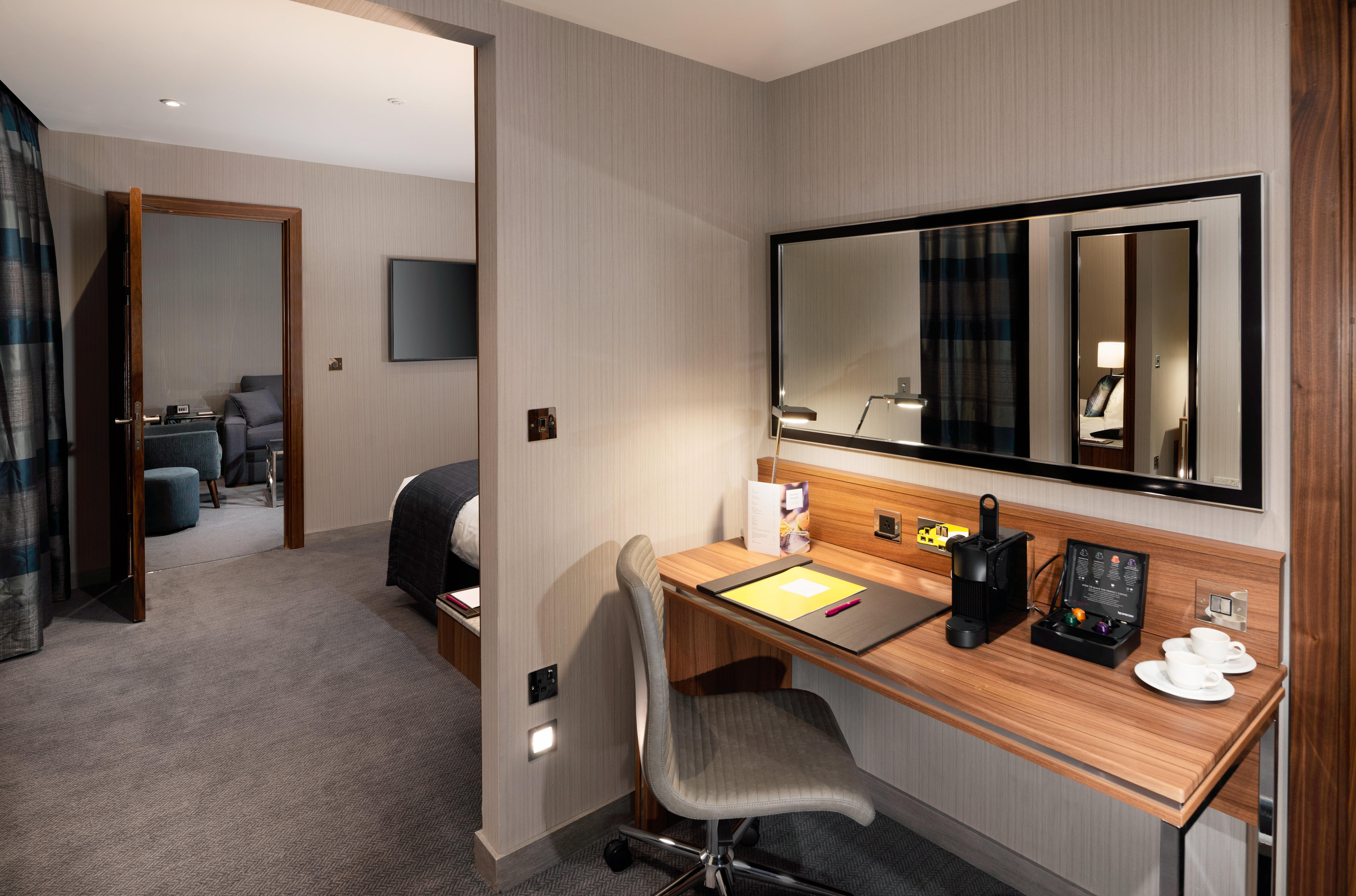 Crowne Plaza London Heathrow T4 By Ihg Hotel Хилингдън Екстериор снимка